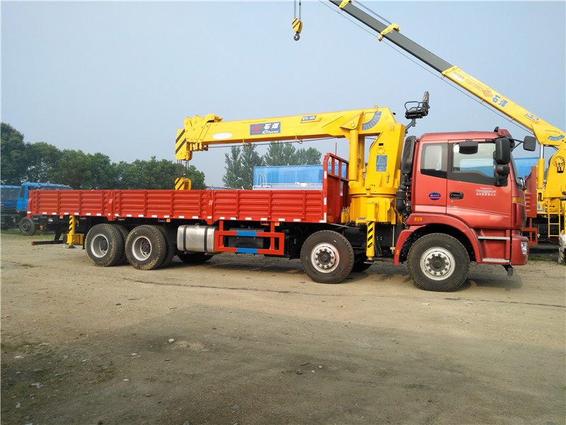 福田歐曼前四后八【14-20噸】隨車吊