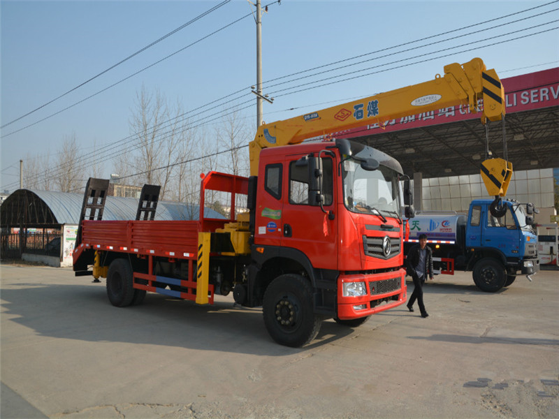 東風(fēng)單橋【5-6.3噸】隨車吊帶爬梯