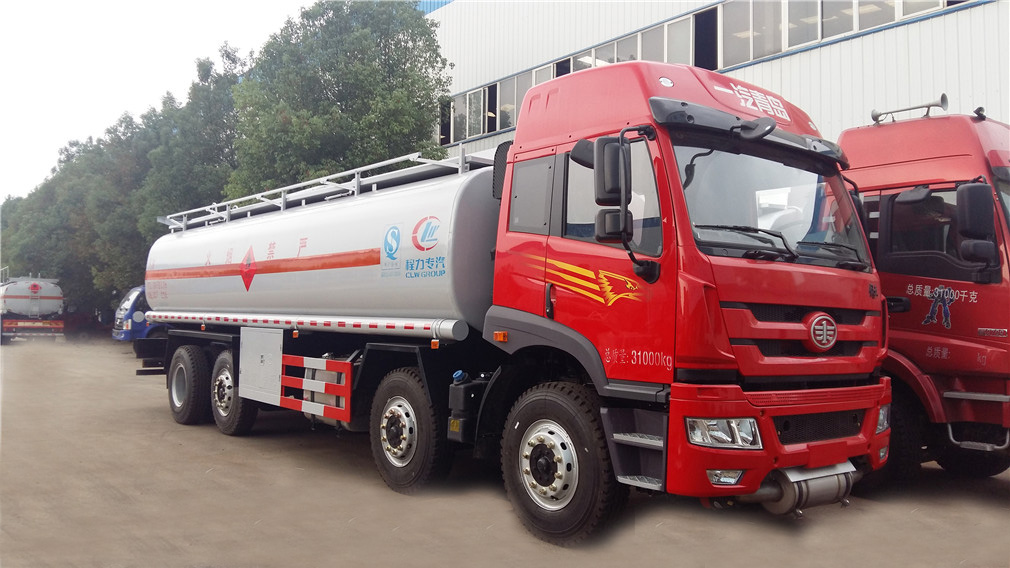 解放前四后六【27立方】運(yùn)油車