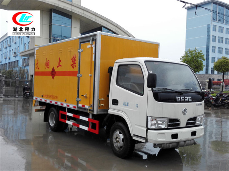 東風小多利卡4.1米雜項危險物品廂式運輸車【九類 藍牌】