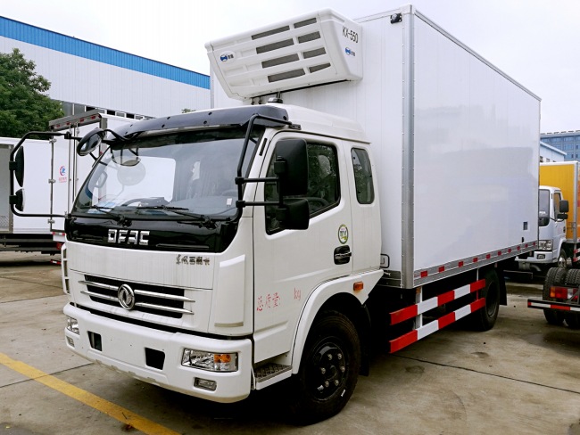 (廂長4.8米)東風多利卡冷藏車