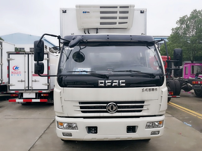 (廂長4.8米)東風多利卡冷藏車