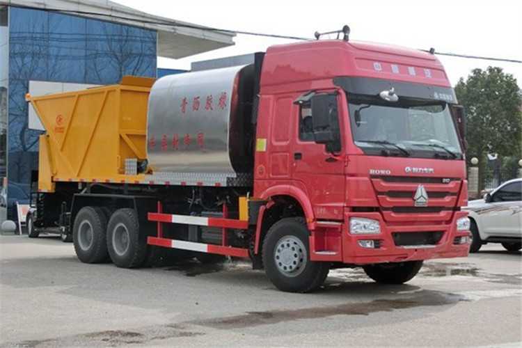 同步碎石封層車