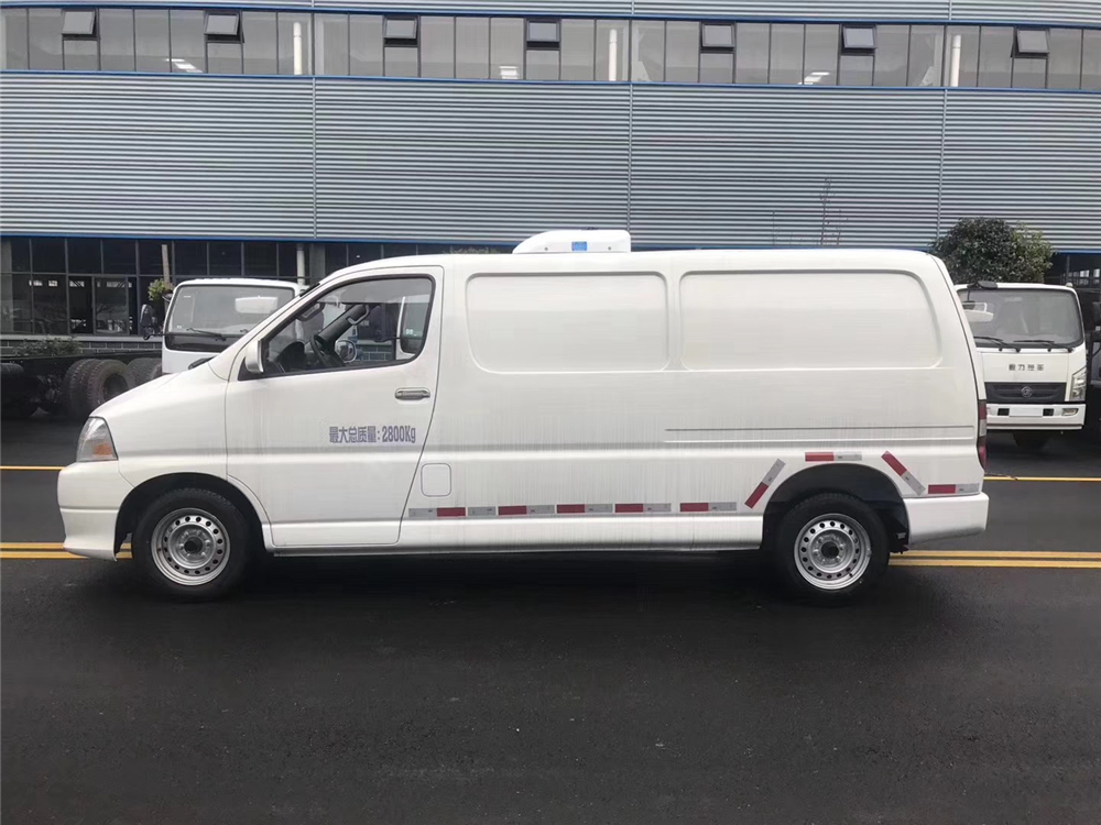 國六·金杯新快運 面包冷藏車