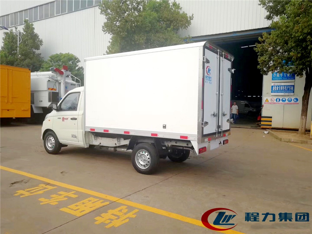 國(guó)六·福田祥菱V(廂長(zhǎng)2.8米)冷藏車