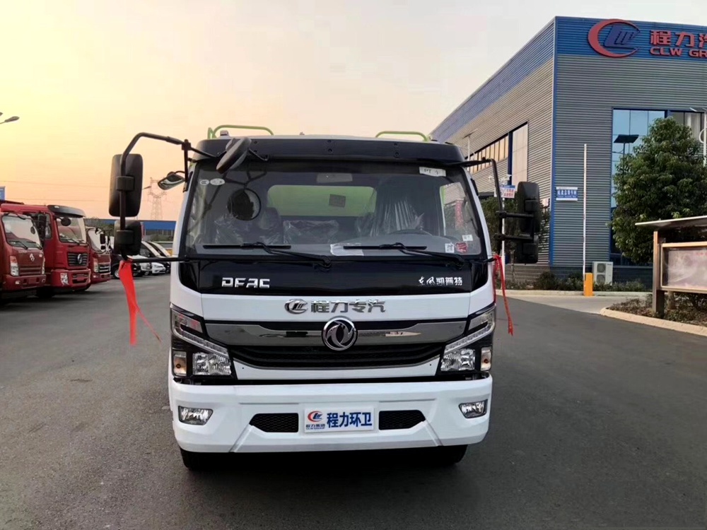 國六【水2.7方/污7方】東風D7 清洗吸污車